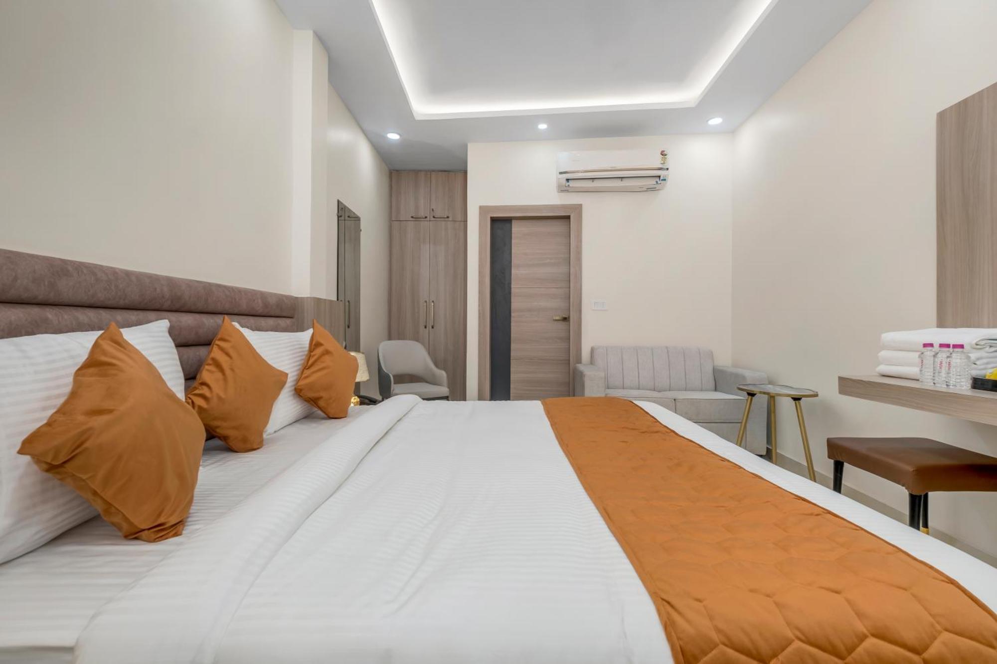 Hotel Sudarshan Ayodhya Exterior photo